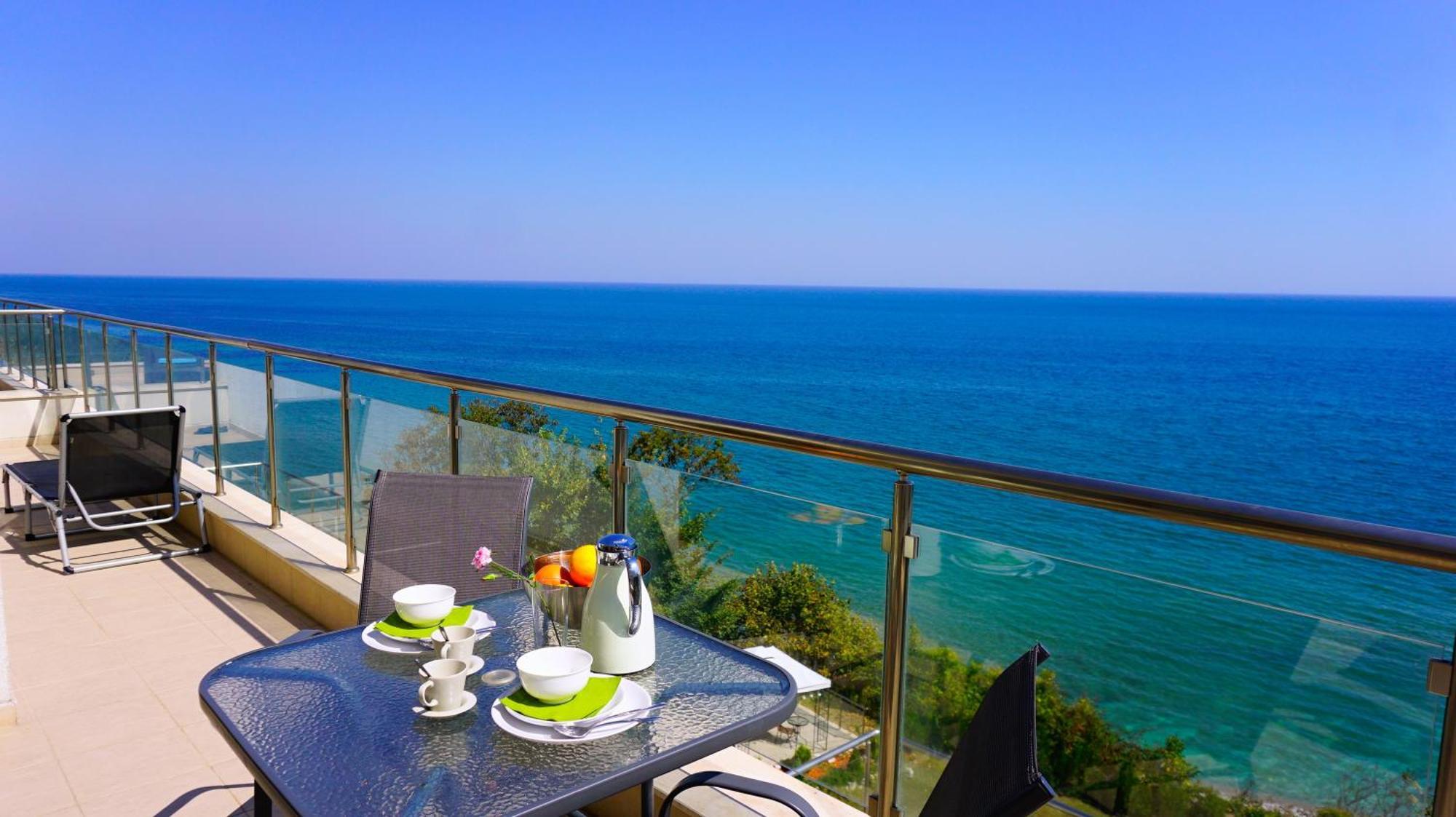 Апартаменти Бяла Клиф На Плажа - Apartments Byala Cliff First Line Exterior foto